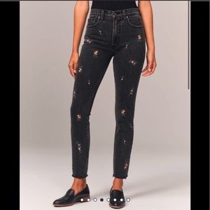 Cropped A&F embroidered black jeans